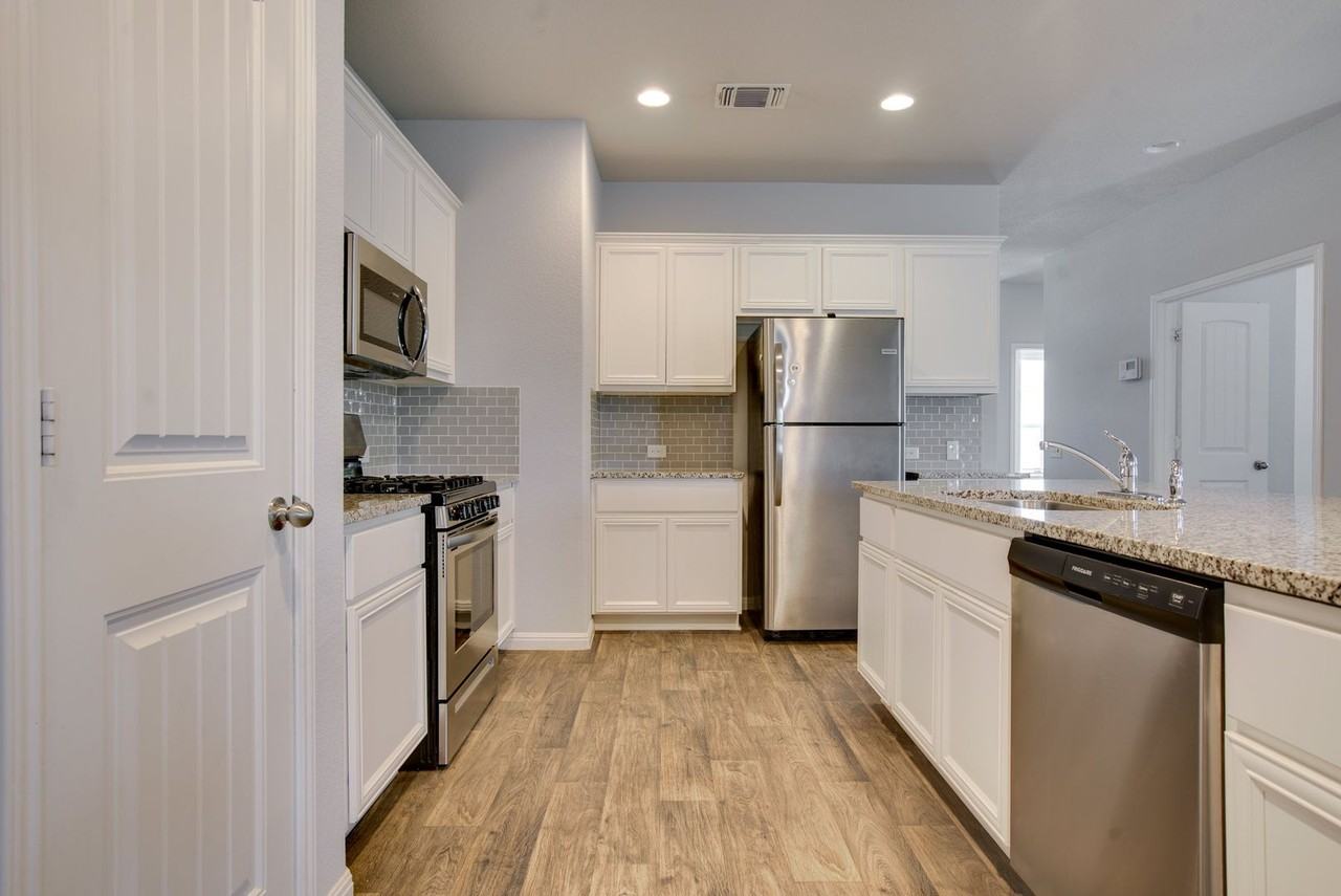 14222 Handel Dr #7B - Photo 5 of 21