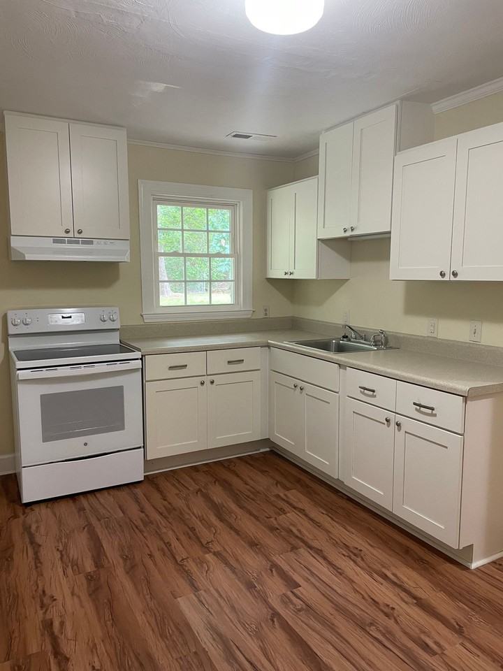 308 Briarwood Lane - Photo 3 of 8