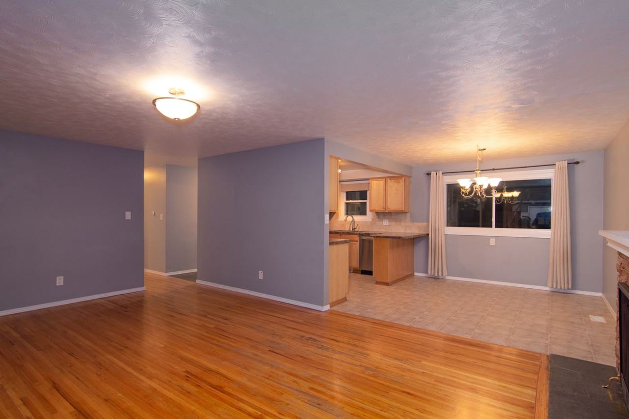 2715 W Dell Dr - Photo 3 of 30