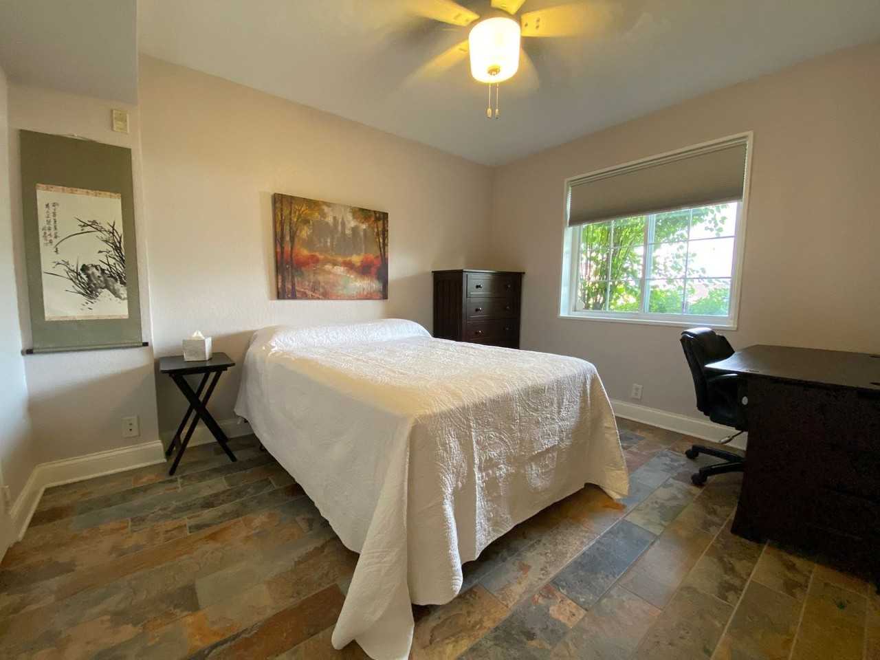 502 Grandview Ct - Photo 6 of 10