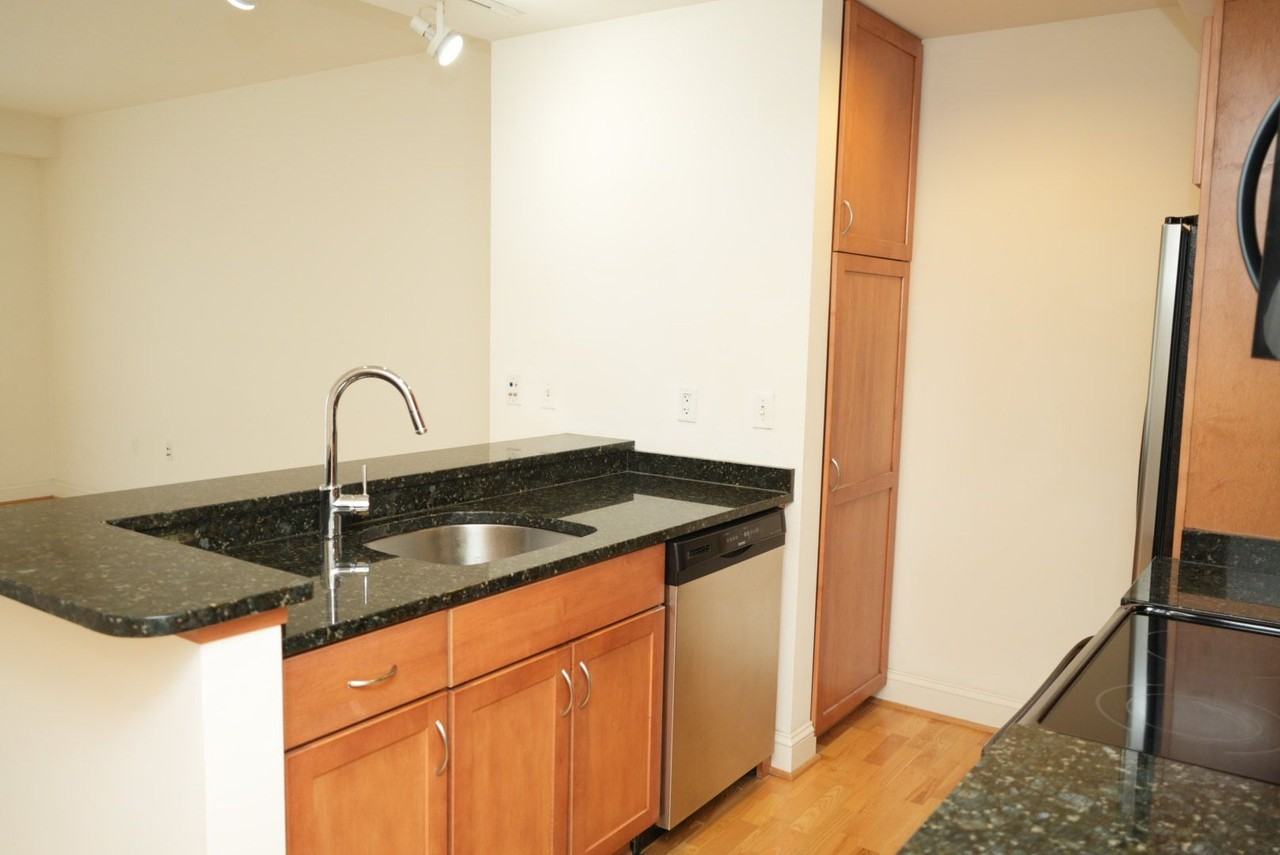 428 Monroe Ln ##Apt