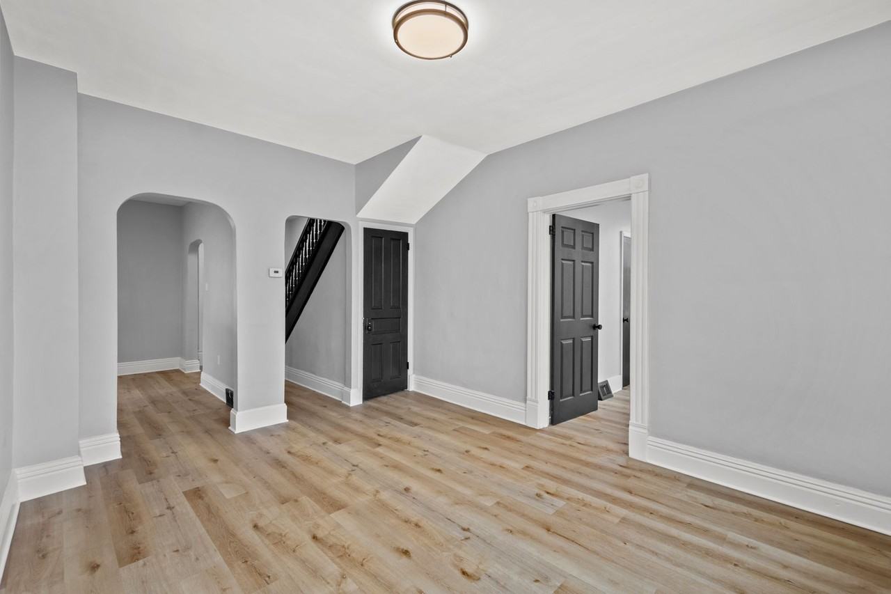 801 Frank St - Photo 5 of 28