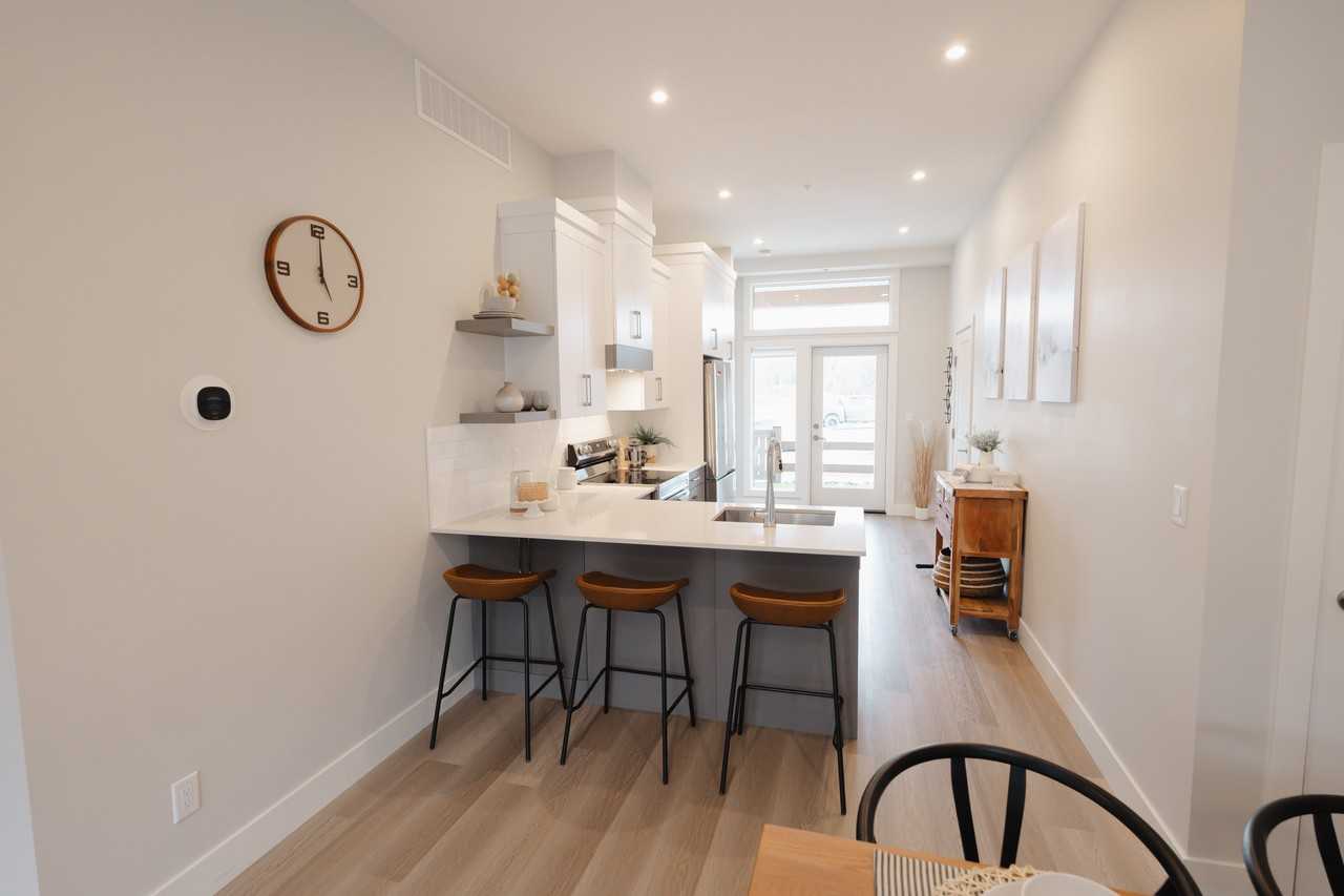 Parkstone - Photo 2 of 14