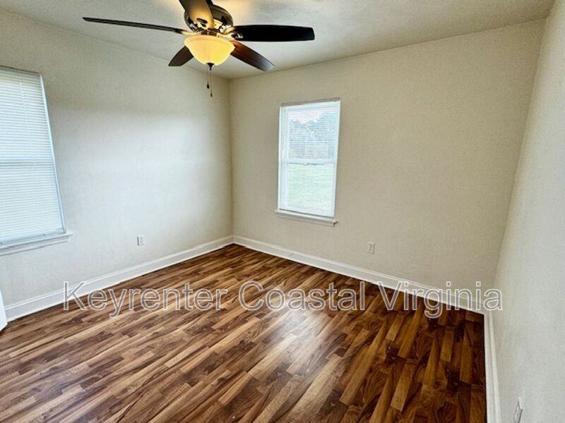 1879 White Marsh Rd - Photo 4 of 11