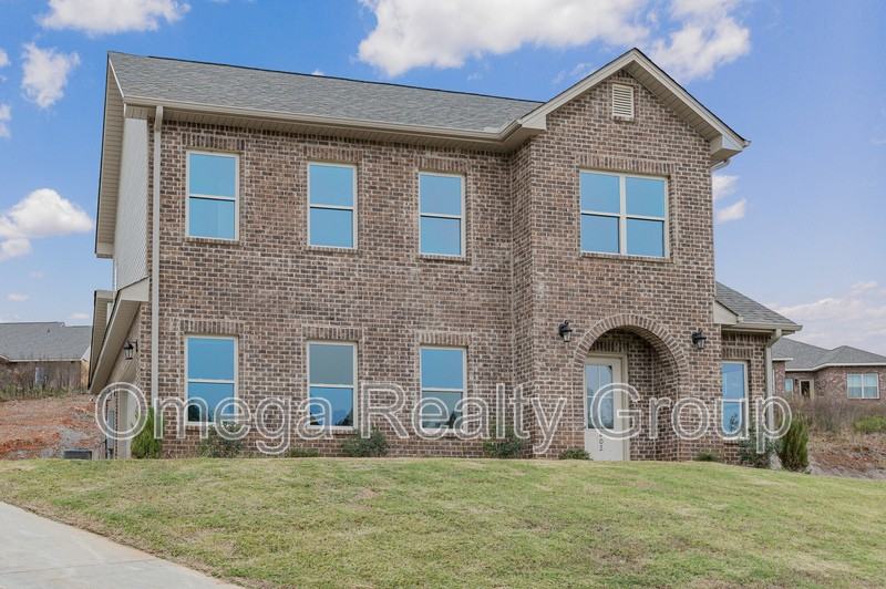 202 Condah Ct - Photo 2 of 47