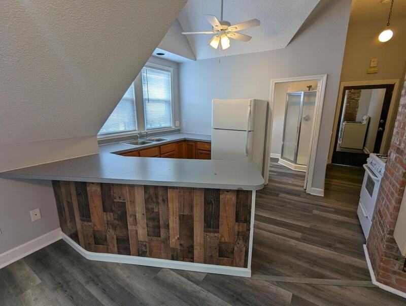 359 Oak St - Photo 2 of 9