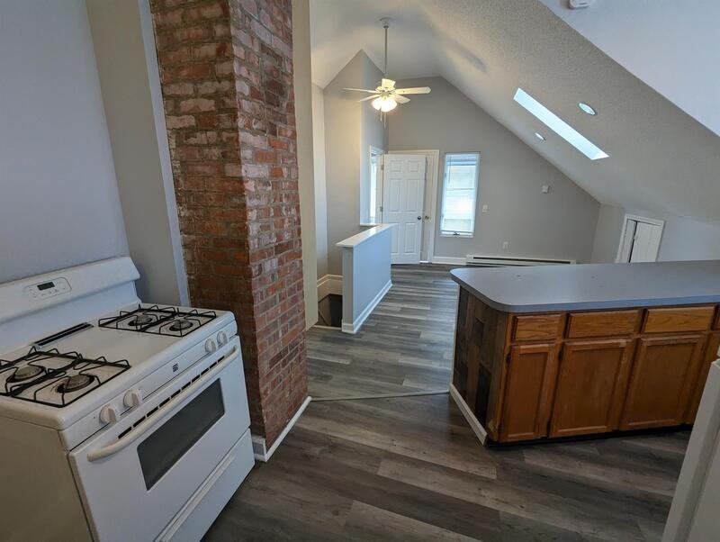 359 Oak St - Photo 3 of 9