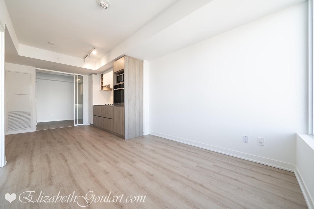 319 Jarvis Street - Photo 3 of 20