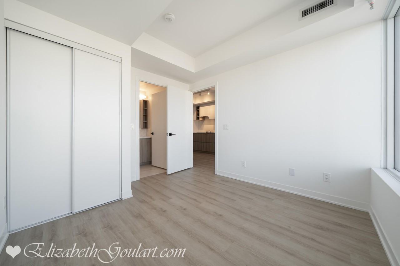 319 Jarvis Street - Photo 6 of 20