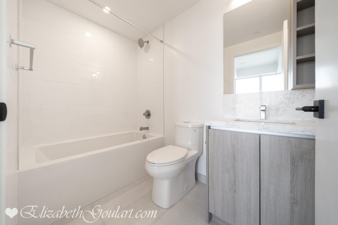 319 Jarvis Street - Photo 7 of 20