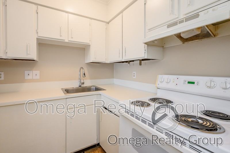 3380 Mcgehee Rd #F - Photo 6 of 19
