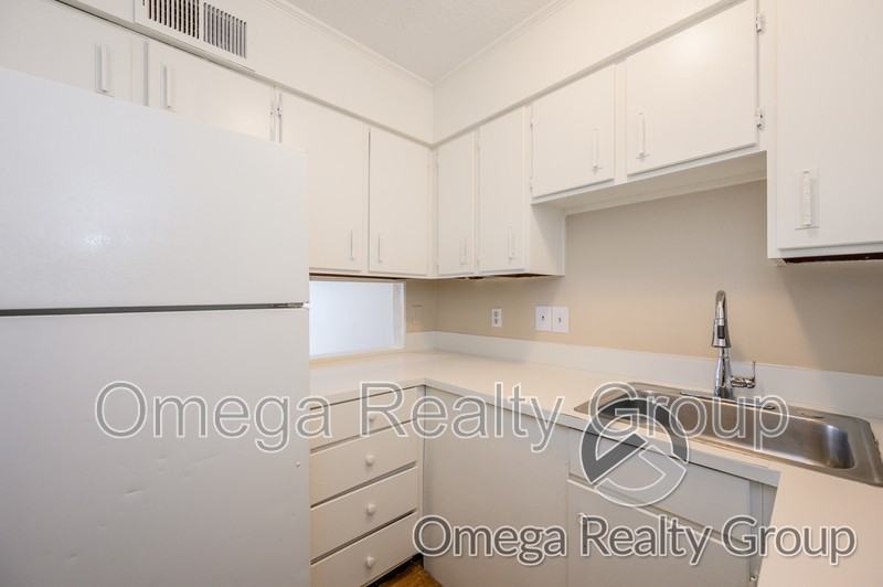 3380 Mcgehee Rd #F - Photo 7 of 19