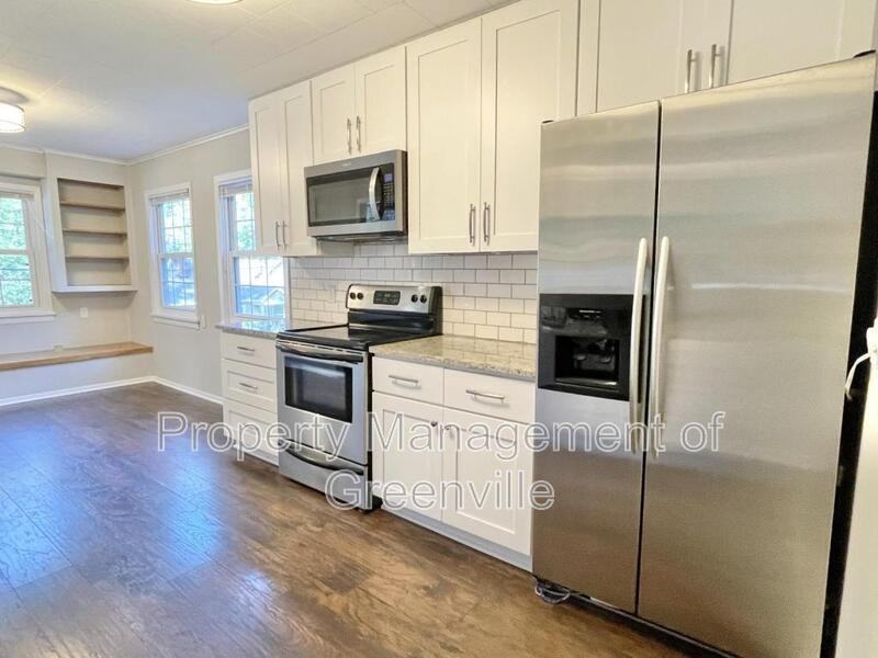 301 Rogers Ave - Photo 4 of 18