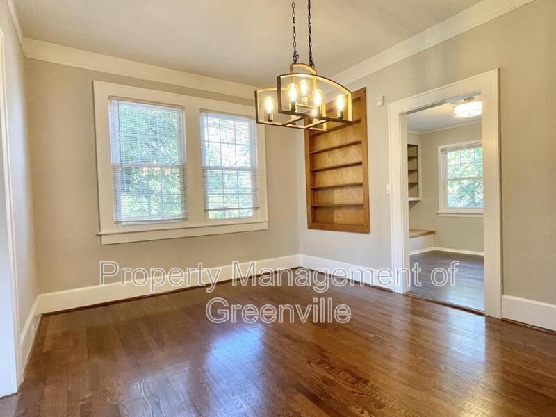 301 Rogers Ave - Photo 7 of 18