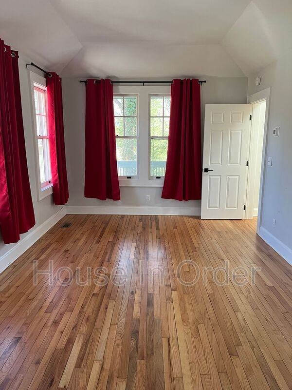 127 W Chestnut St - Photo 7 of 10