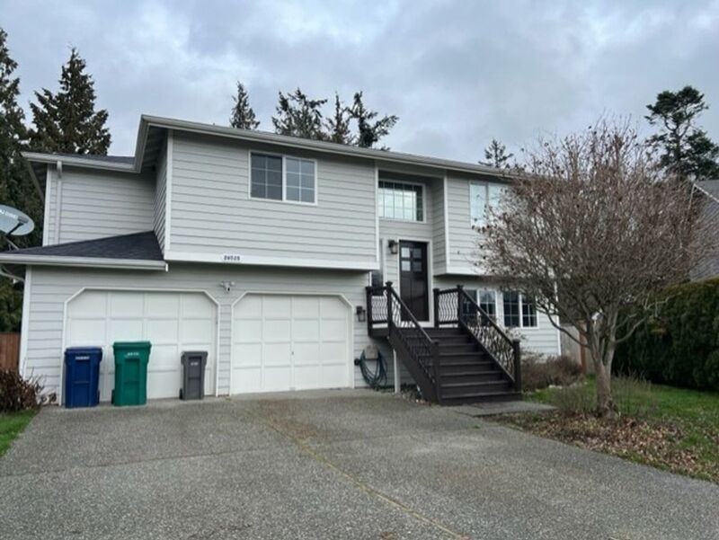 26525 Fox Hill Dr N - Photo 2 of 19