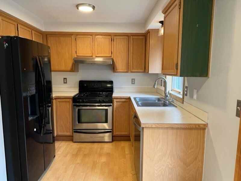 26525 Fox Hill Dr N - Photo 3 of 19