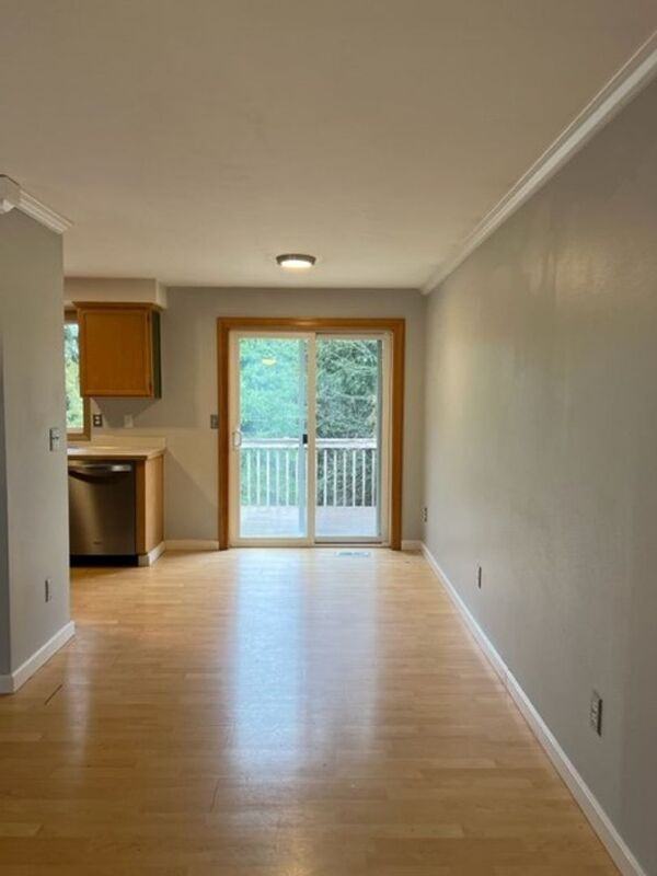 26525 Fox Hill Dr N - Photo 4 of 19