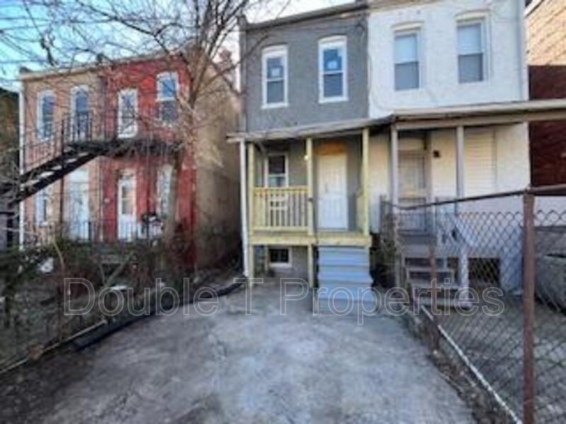 3010 Grayson St - Photo 3 of 20