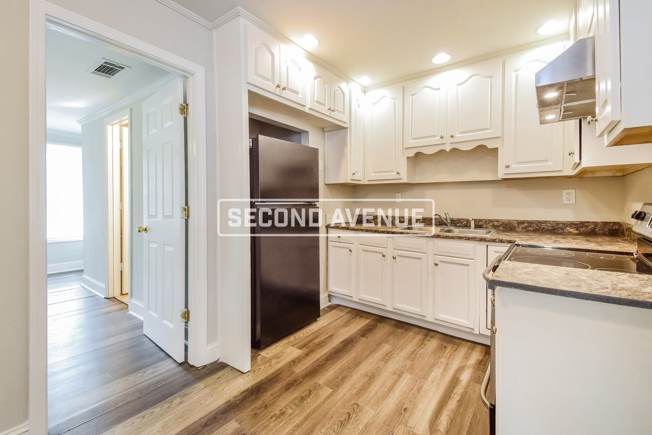 232 N Lake Dr - Photo 4 of 22