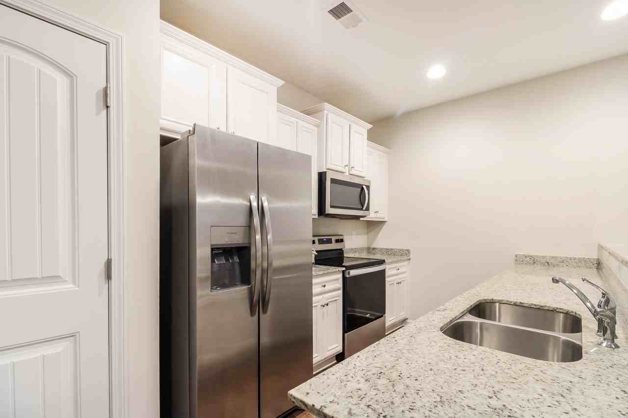 2944 Old Field Rd - Photo 7 of 17