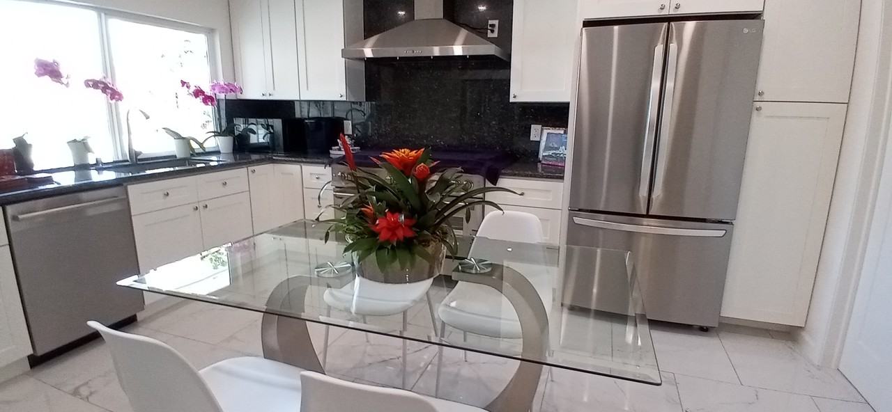 3947 Vía Milano - Photo 3 of 9