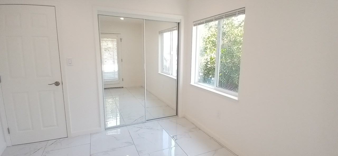 3947 Vía Milano - Photo 6 of 9