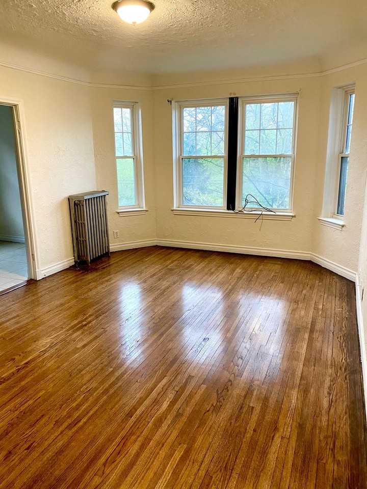 120 Glynn Ct. - FDR Seward Glynn - Photo 3 of 30