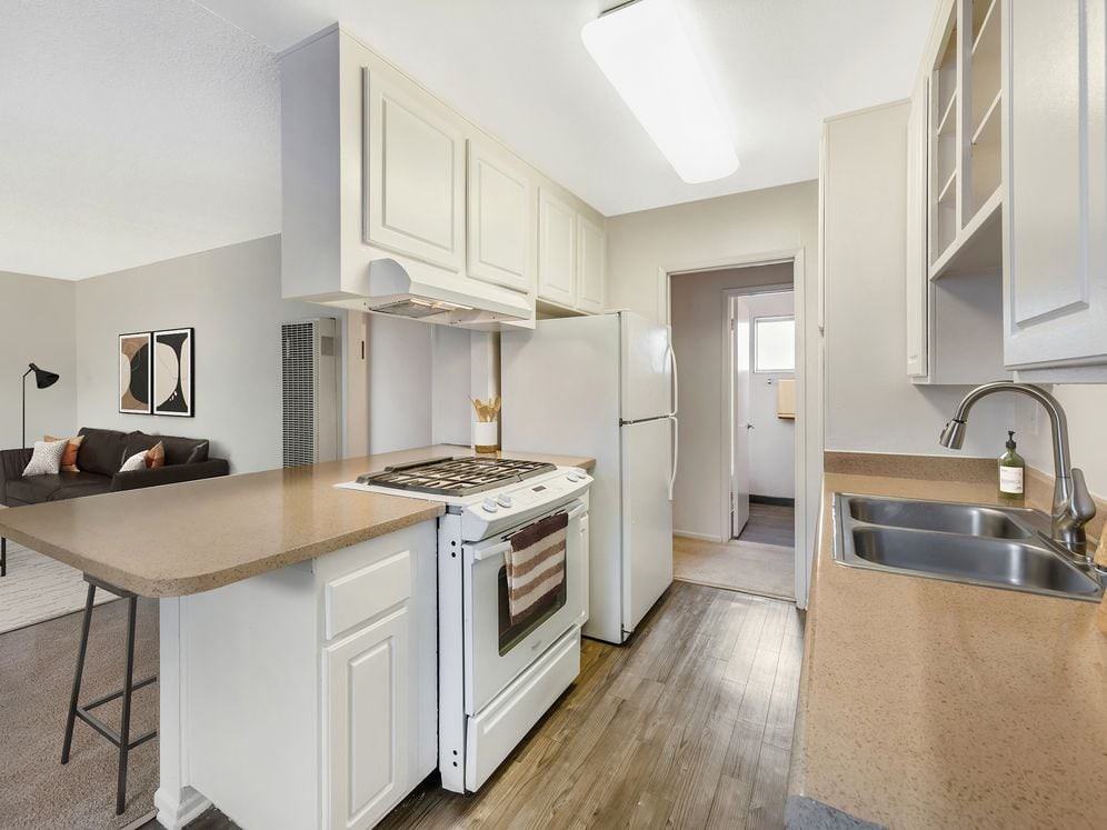 AVA Burbank - Photo 5 of 47