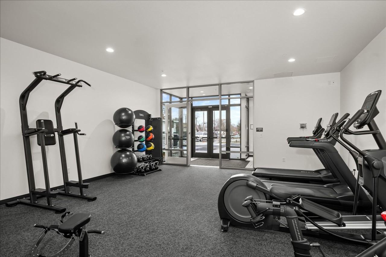 Millennium Monroe - Photo 5 of 50