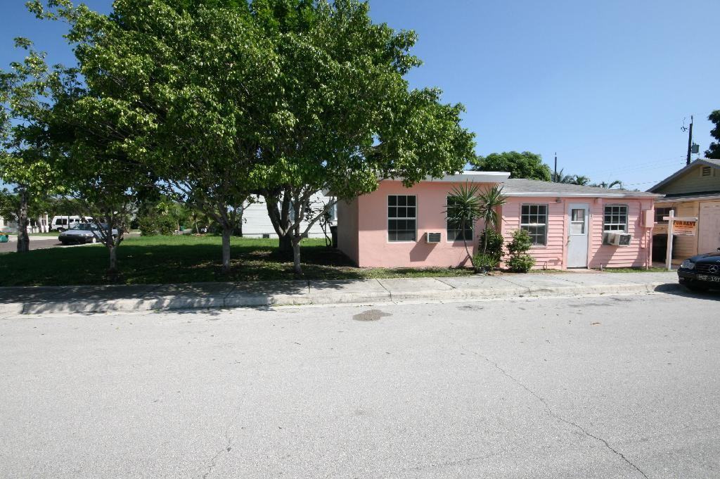 402 N C St - Photo 2 of 10