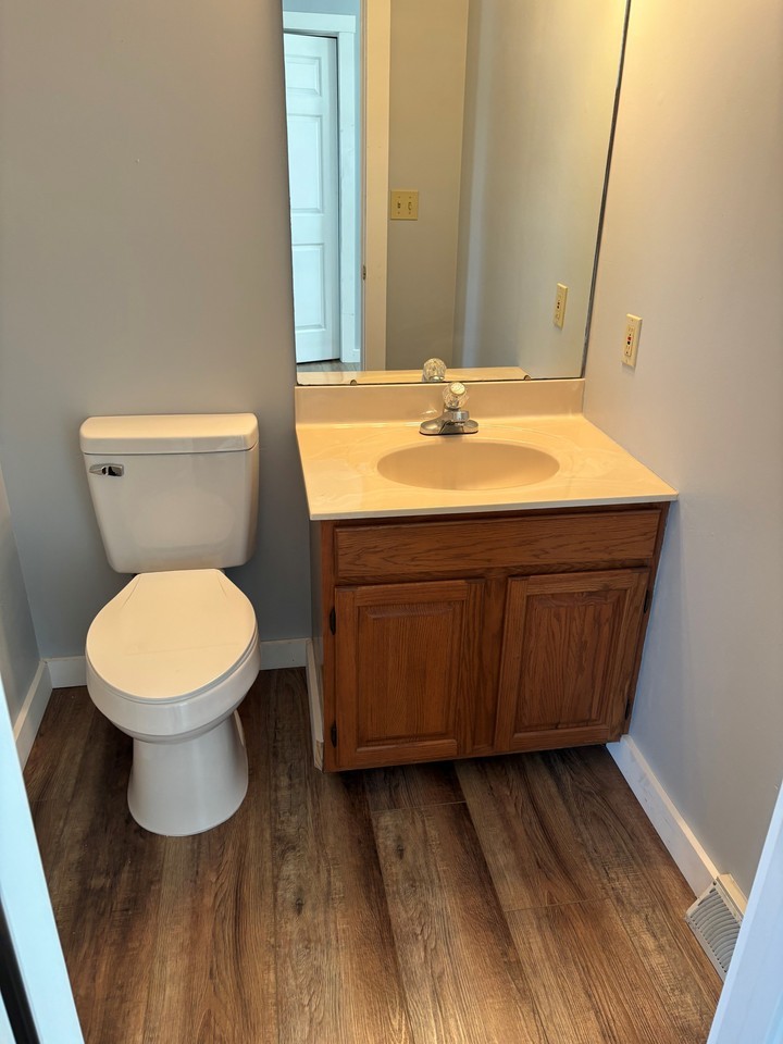 1800 Pinnacle Point Dr #NA - Photo 6 of 7