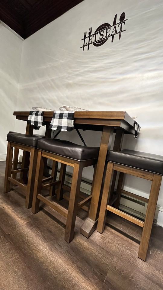 37 Ten Broeck St - Photo 4 of 18