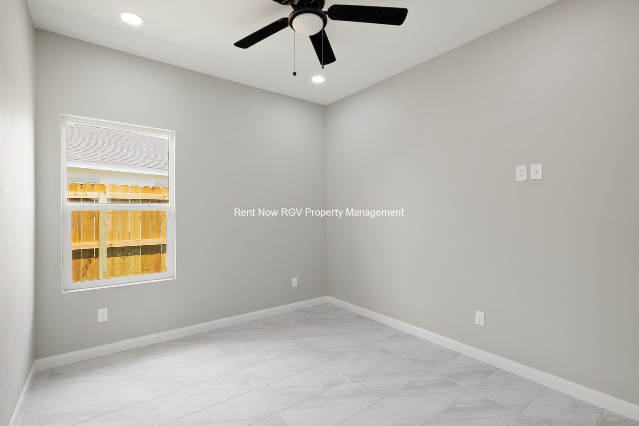 3912 Las Vistas Ln #3 - Photo 3 of 17