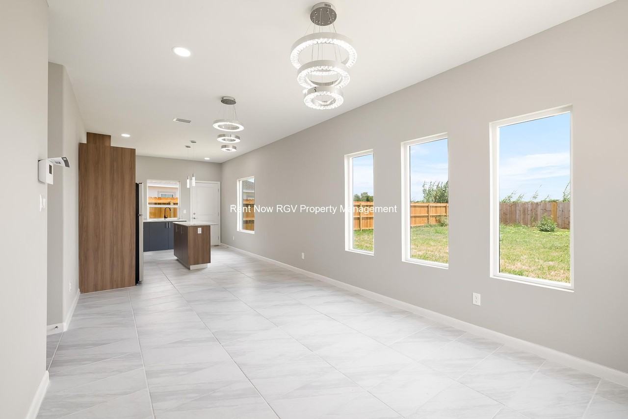 3912 Las Vistas Ln #3 - Photo 4 of 17