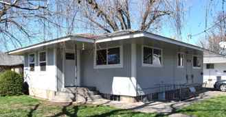 303 Ne Ash Ave #B - Photo 1 of 1
