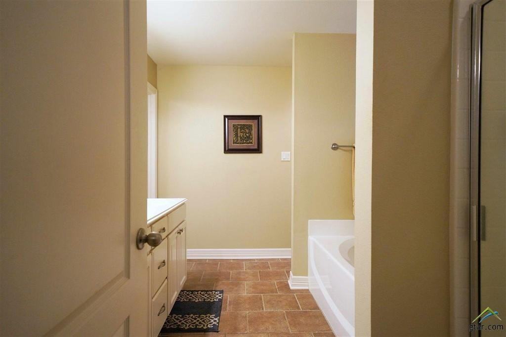 5934 Grace Ave #NA - Photo 4 of 32