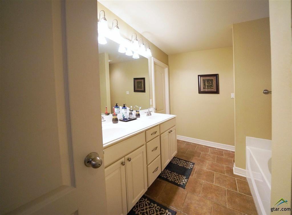 5934 Grace Ave #NA - Photo 5 of 32