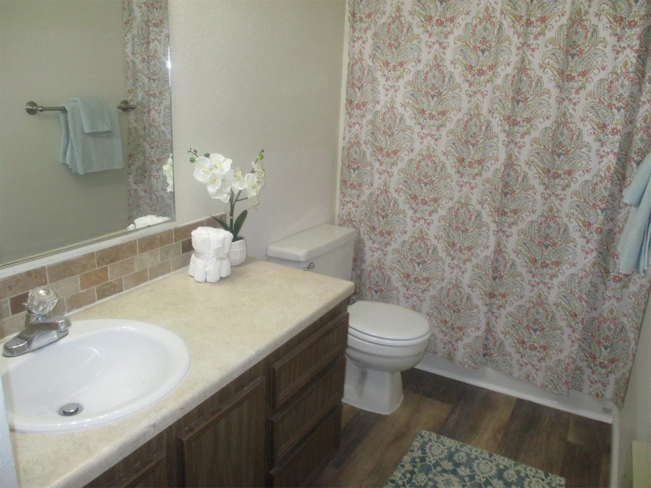 1309 Ne Hogan Pl #1309 - Photo 3 of 10