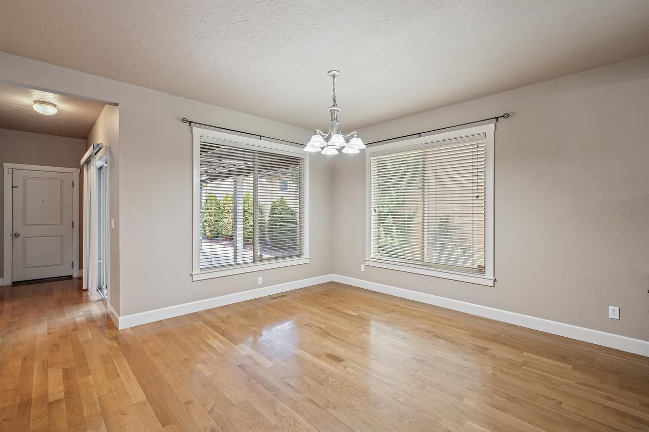 470 W Peck St #1 - Photo 4 of 19