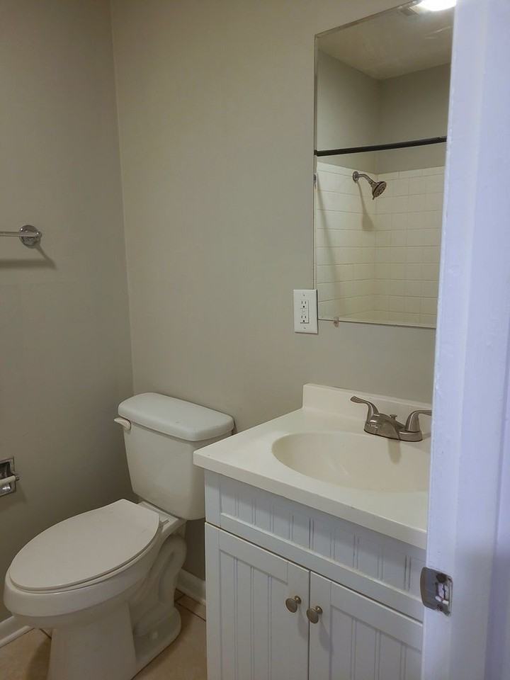 3329 Pinewood Ave - Photo 6 of 8