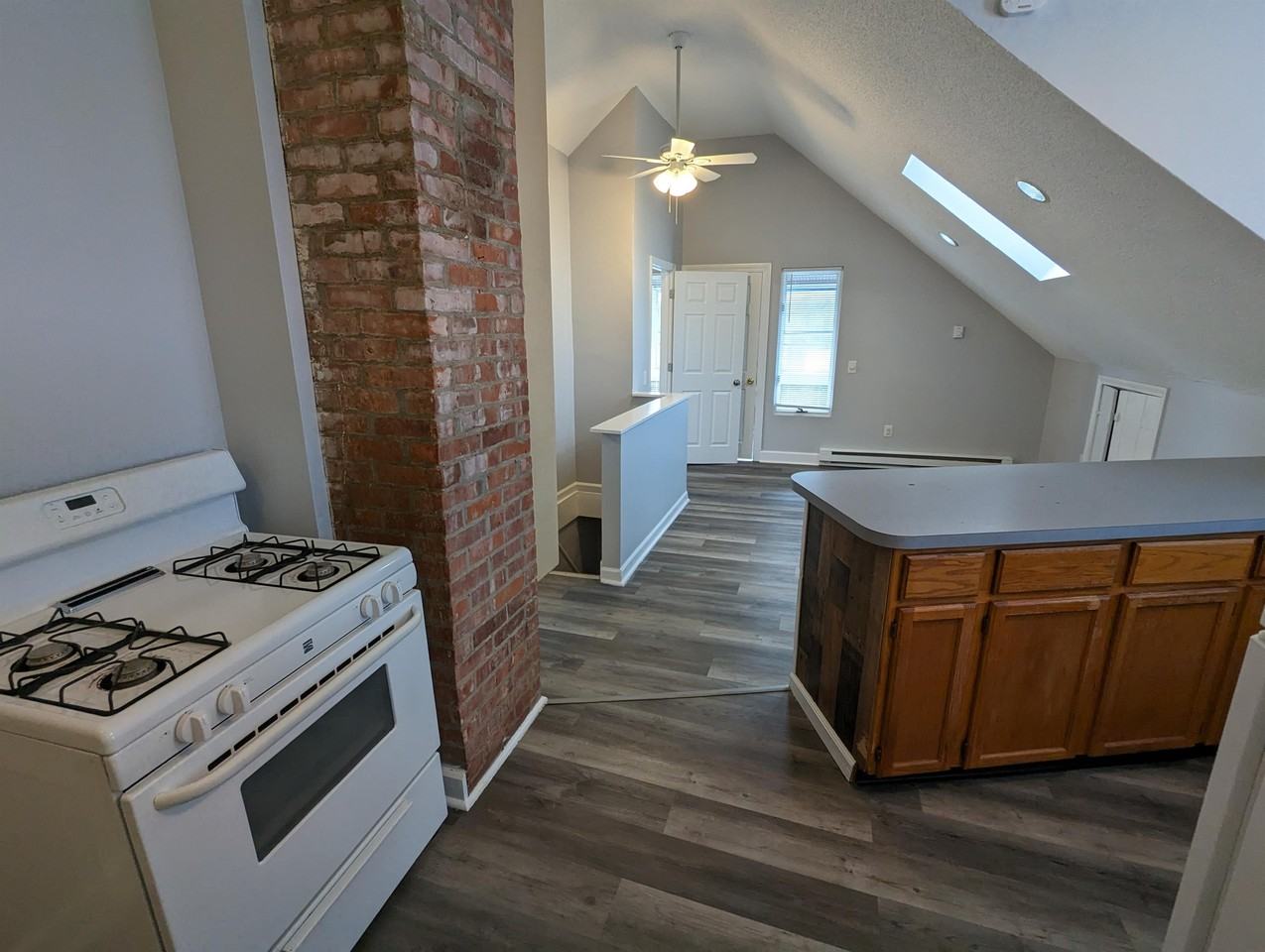 359 Oak St #3 - Photo 3 of 9