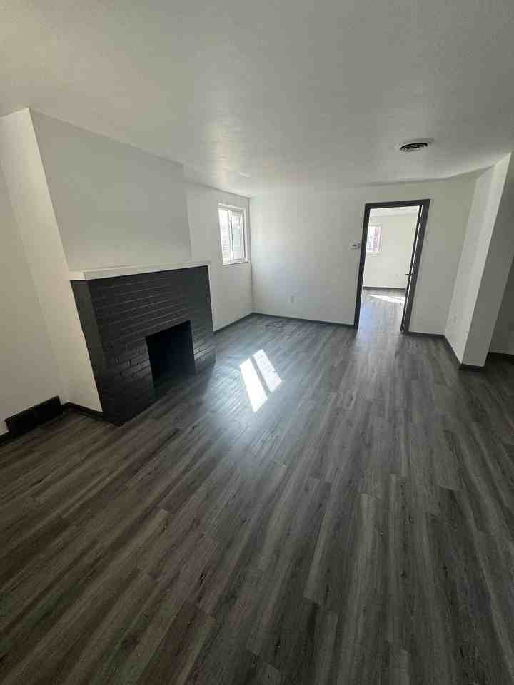 910 Penn St #2 - Photo 6 of 14