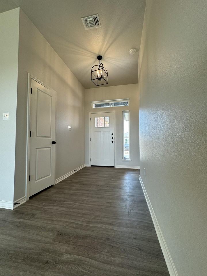 2611 Wasilla Dr #1 - Photo 3 of 29