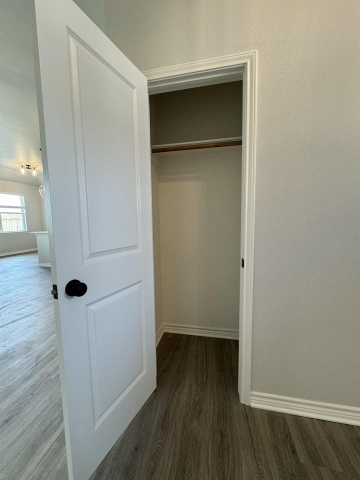 2611 Wasilla Dr #1 - Photo 4 of 29