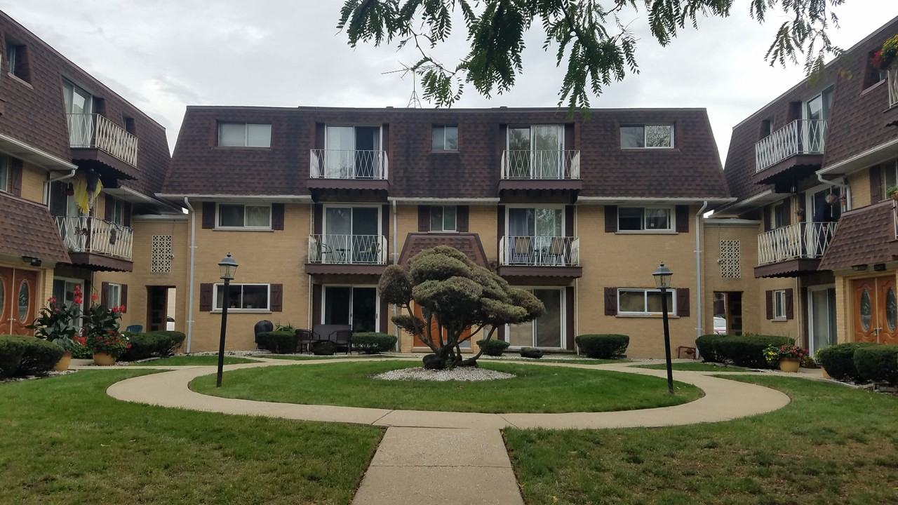 W Catherine Ave & N Cumberland Ave