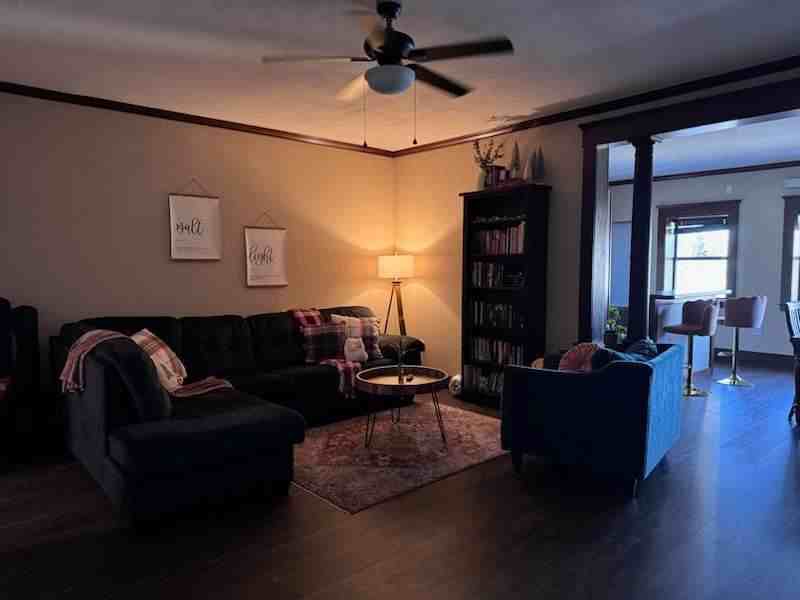216 E Kemp Ave #2