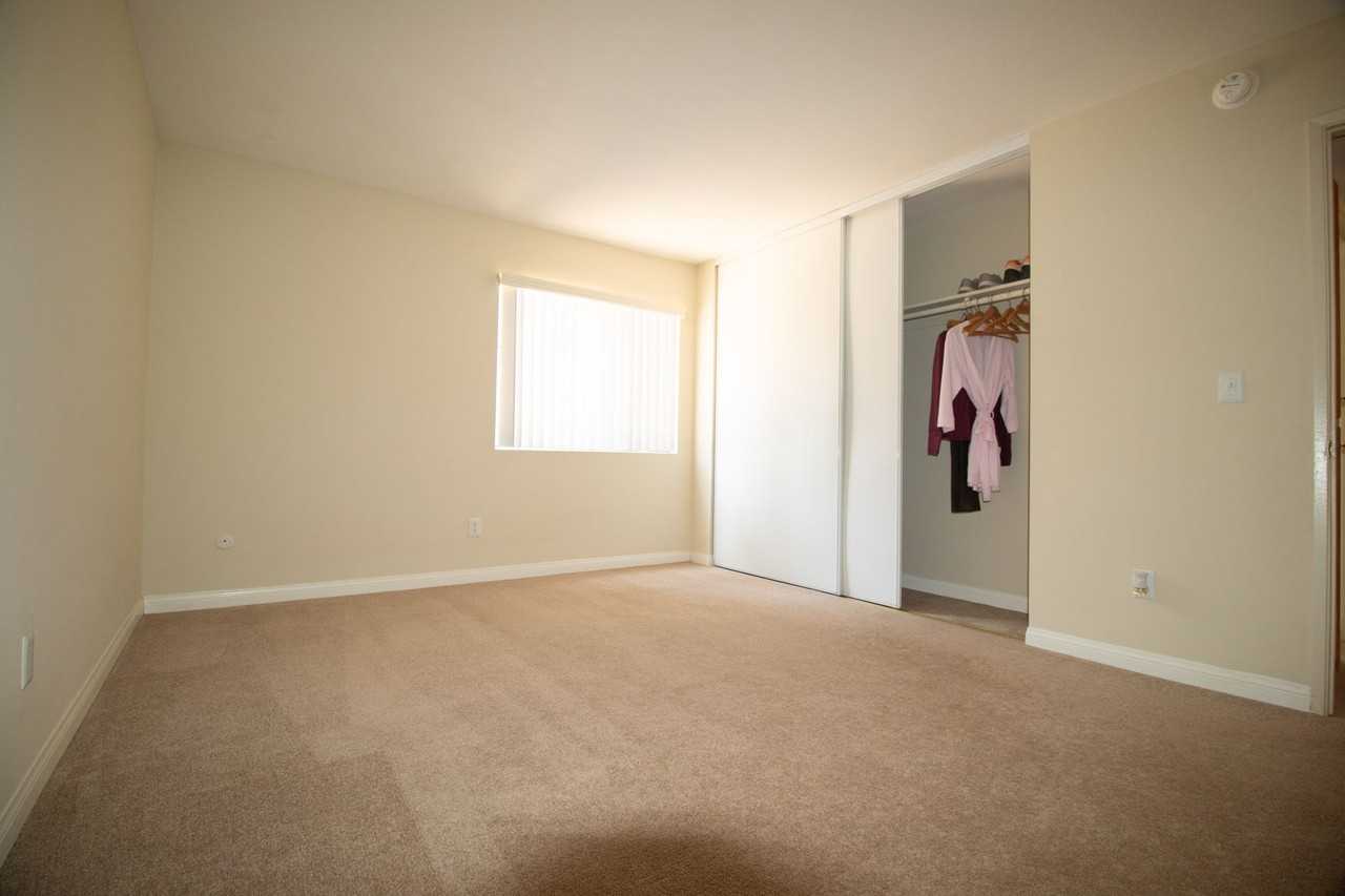 Gold Coast Apartments - Photo 7 of 25