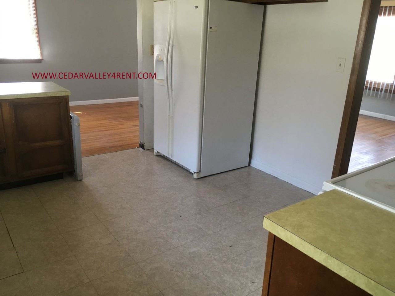 1570 E Ridgeway Ave - Photo 4 of 9
