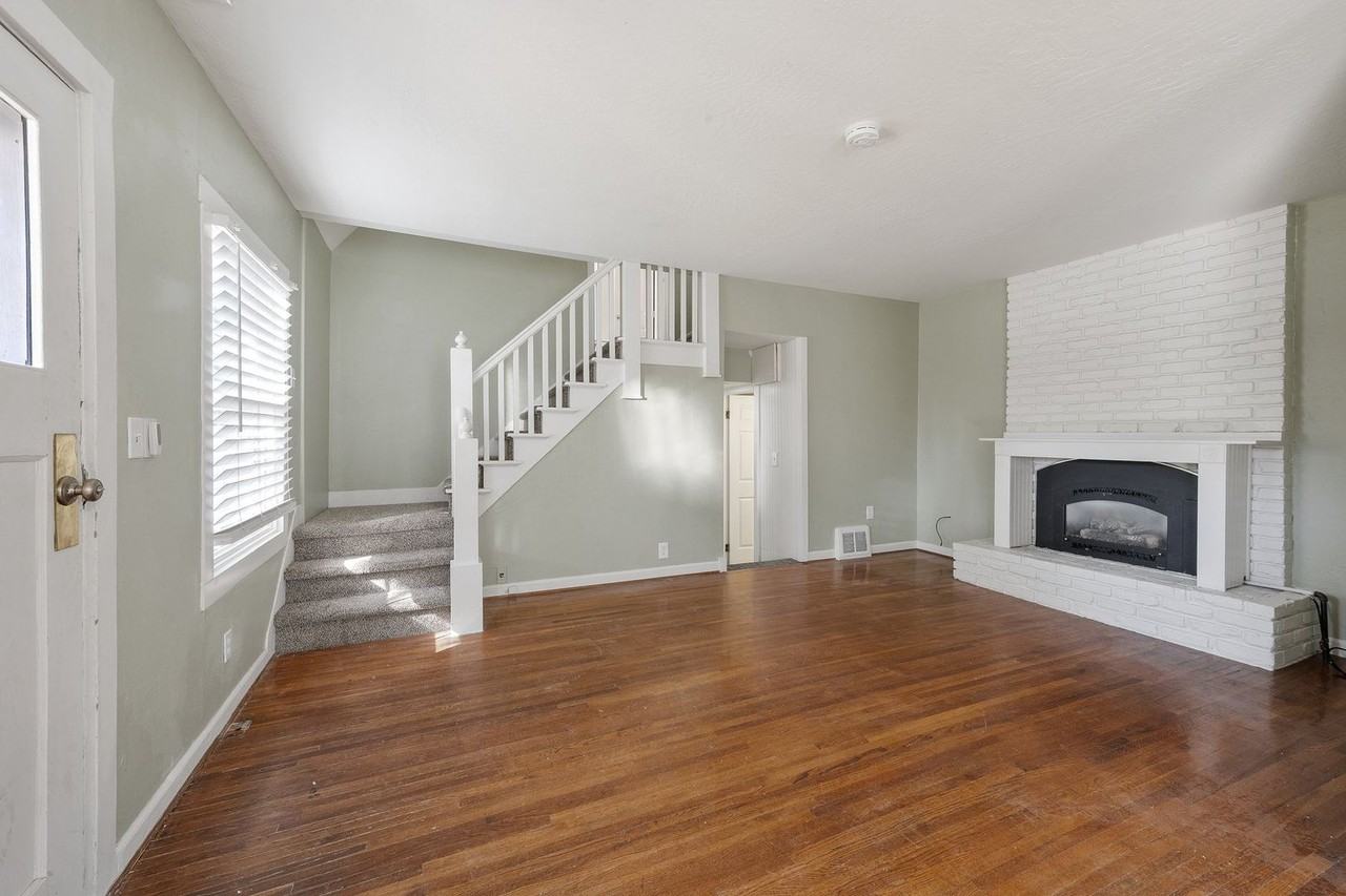 1033 E Pine Ave - Photo 4 of 24